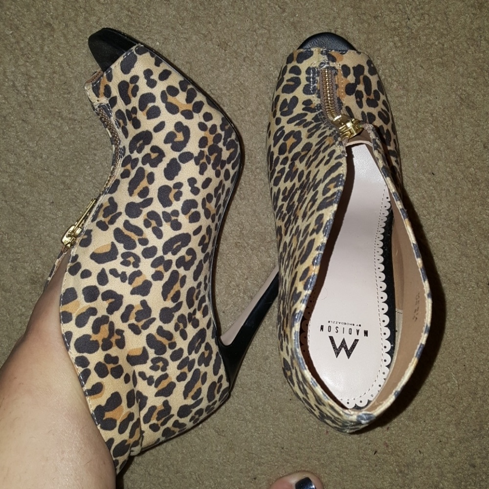 Ladies Leopard print stilettos